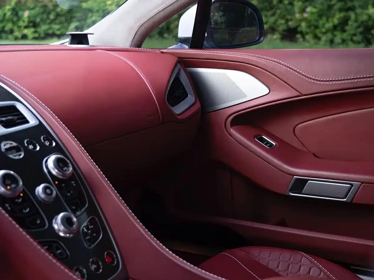 2014 Vanquish 6.0L Centennial Edition — миниатюра 20
