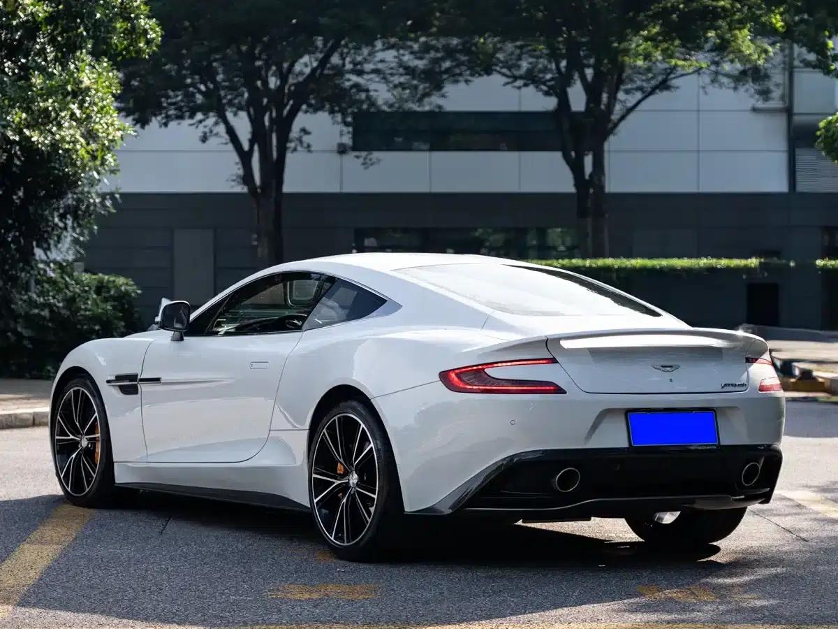 2014 Vanquish 6.0L Centennial Edition — миниатюра 4
