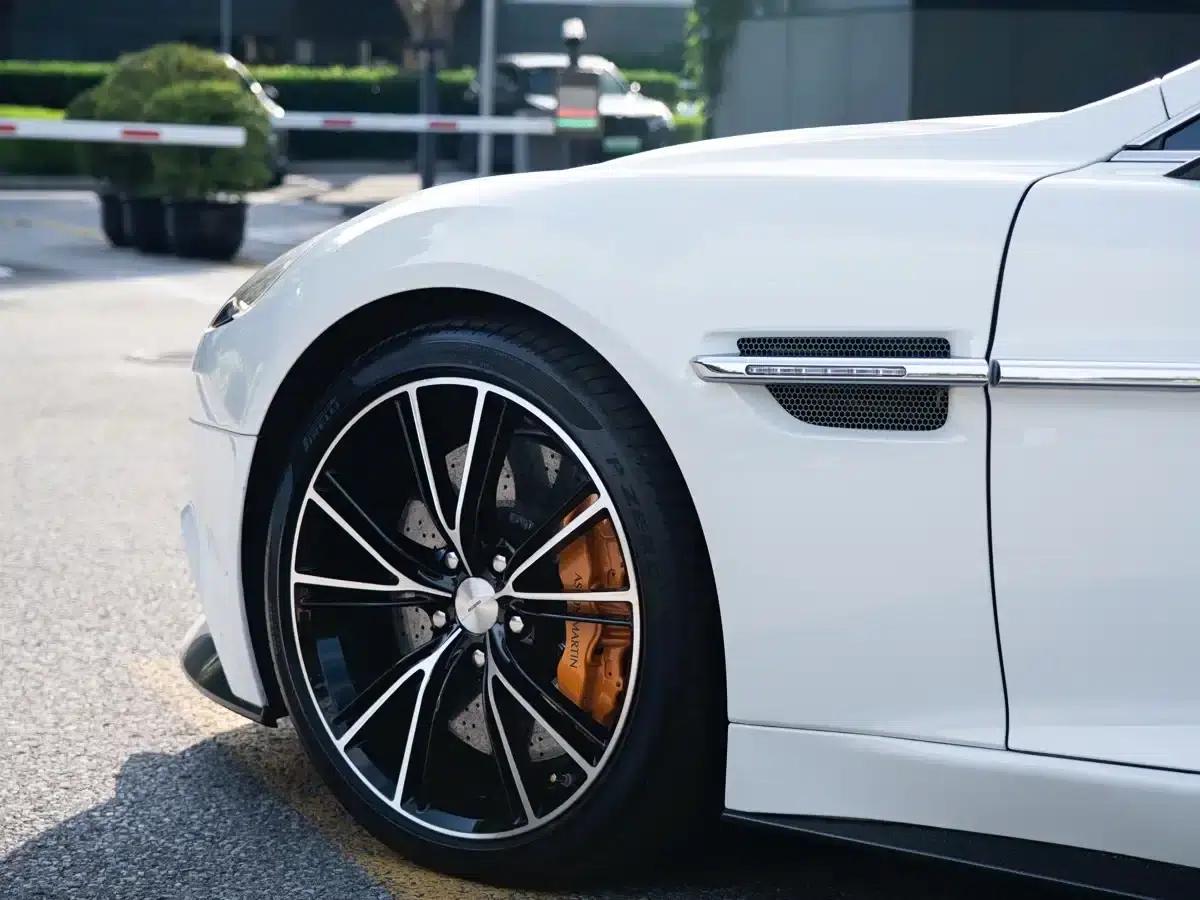 2014 Vanquish 6.0L Centennial Edition — миниатюра 5