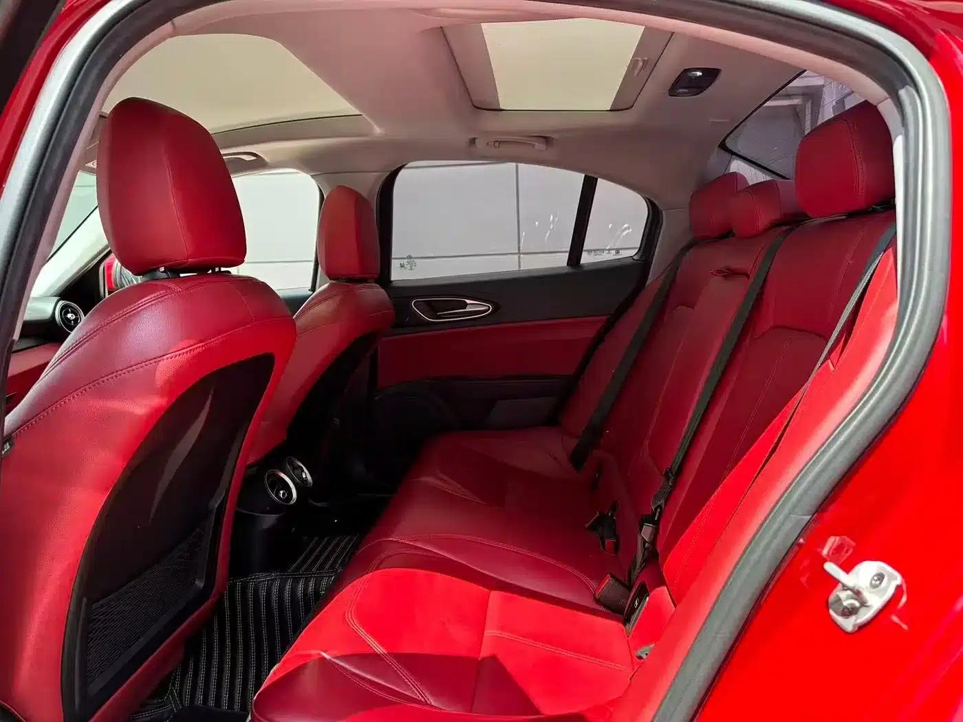 Giulia Juliet 2017 2.0T 280HP Luxury Edition — миниатюра 6