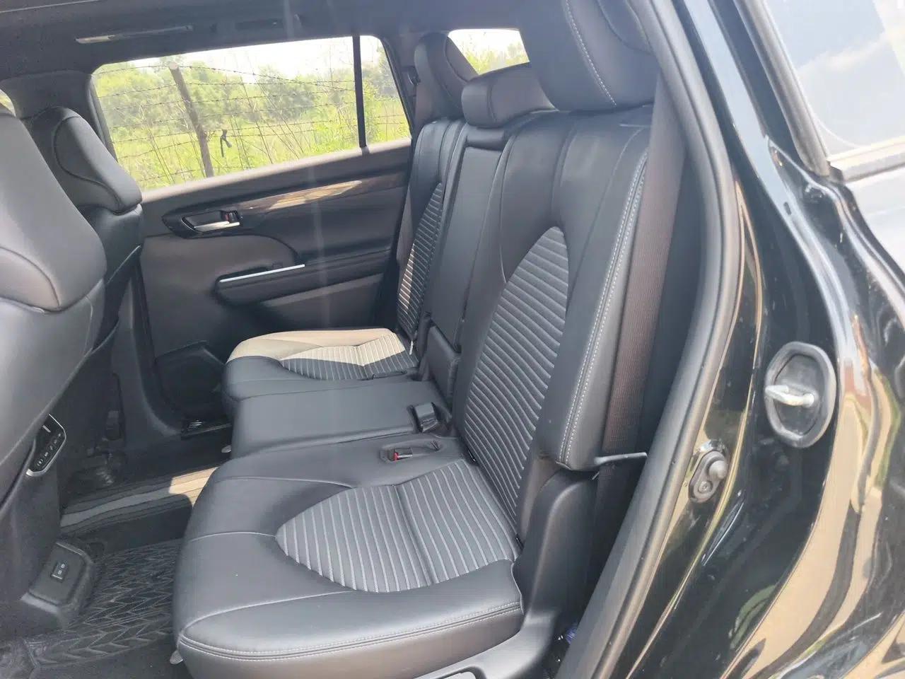 Toyota Crown Kluger 2023 2.5L HEV Four-Wheel Drive Luxury Edition — миниатюра 17