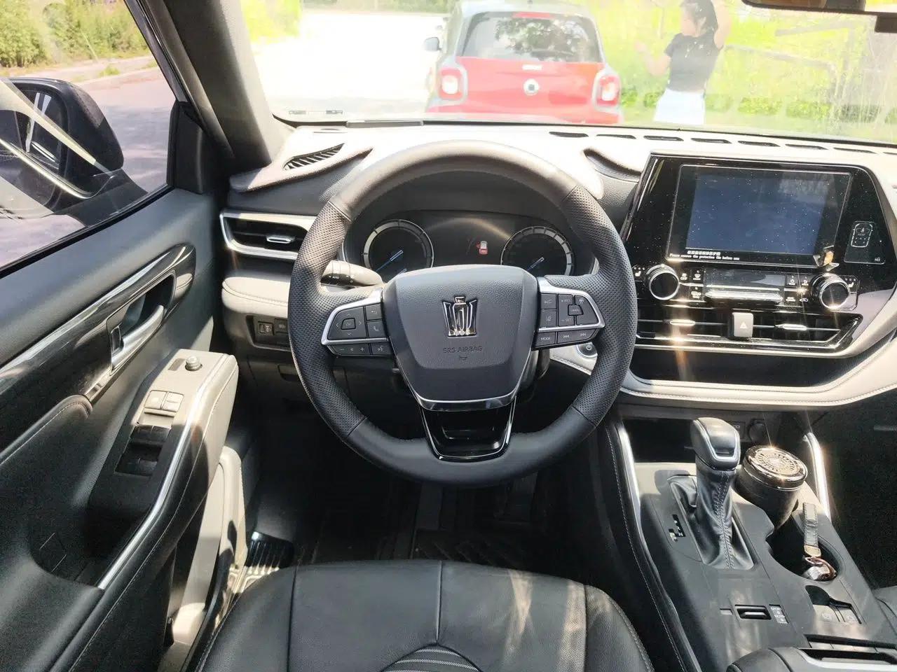 Toyota Crown Kluger 2023 2.5L HEV Four-Wheel Drive Luxury Edition — миниатюра 10