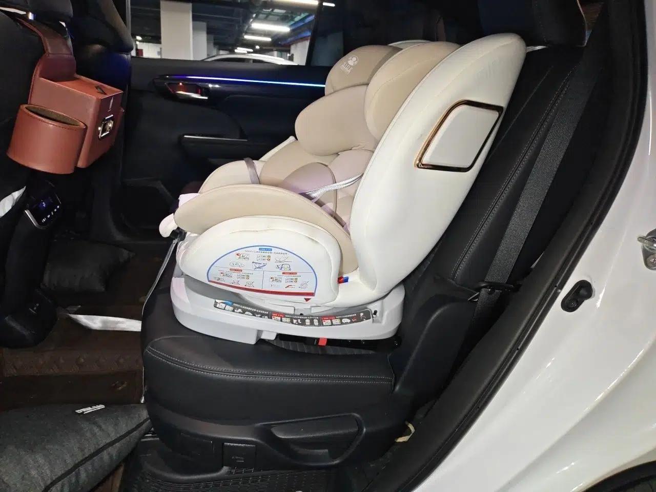 Toyota Crown Kluger 2023 2.5L HEV Four-Wheel Drive Luxury Edition — миниатюра 20