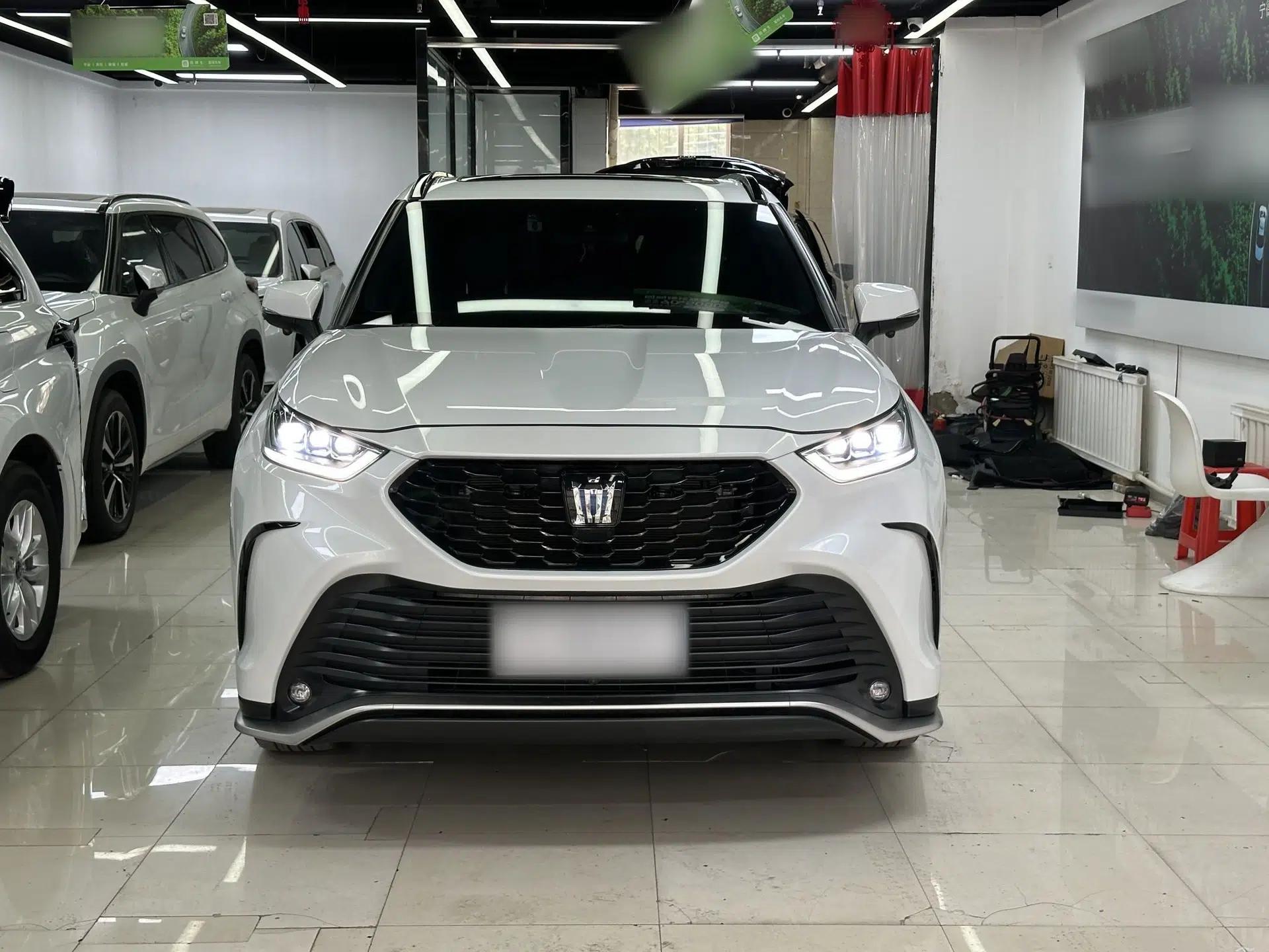 Toyota Crown Kluger 2023 2.5L HEV Four-Wheel Drive Luxury Edition — миниатюра 3