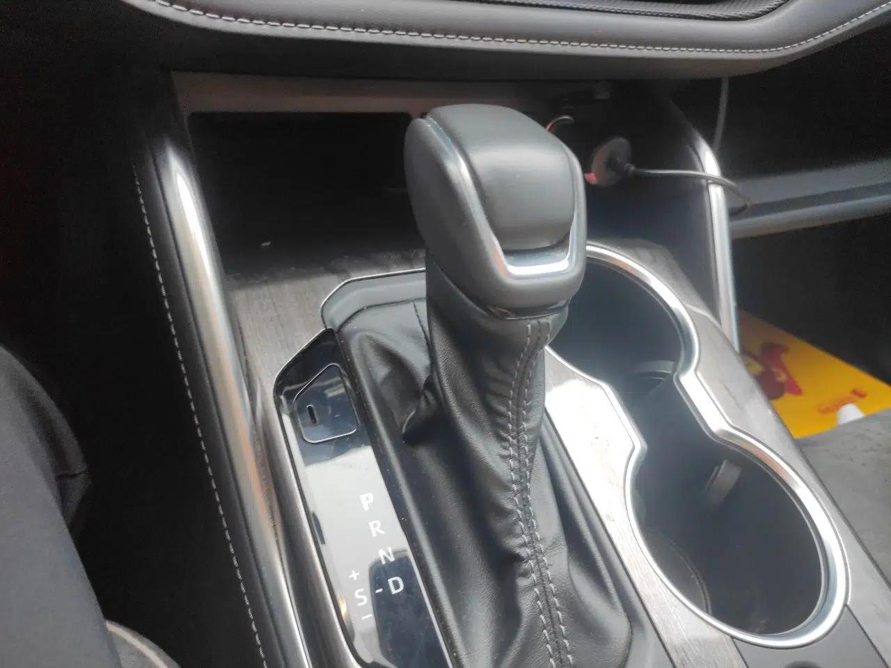 Toyota Crown Kluger 2024 2.5L HEV Four-Wheel Drive Premium Edition — миниатюра 14