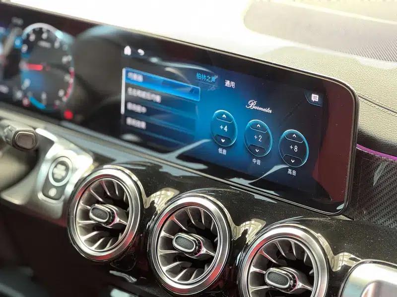 2022 Mercedes-Benz GLB AMG 35 4MATIC — миниатюра 10