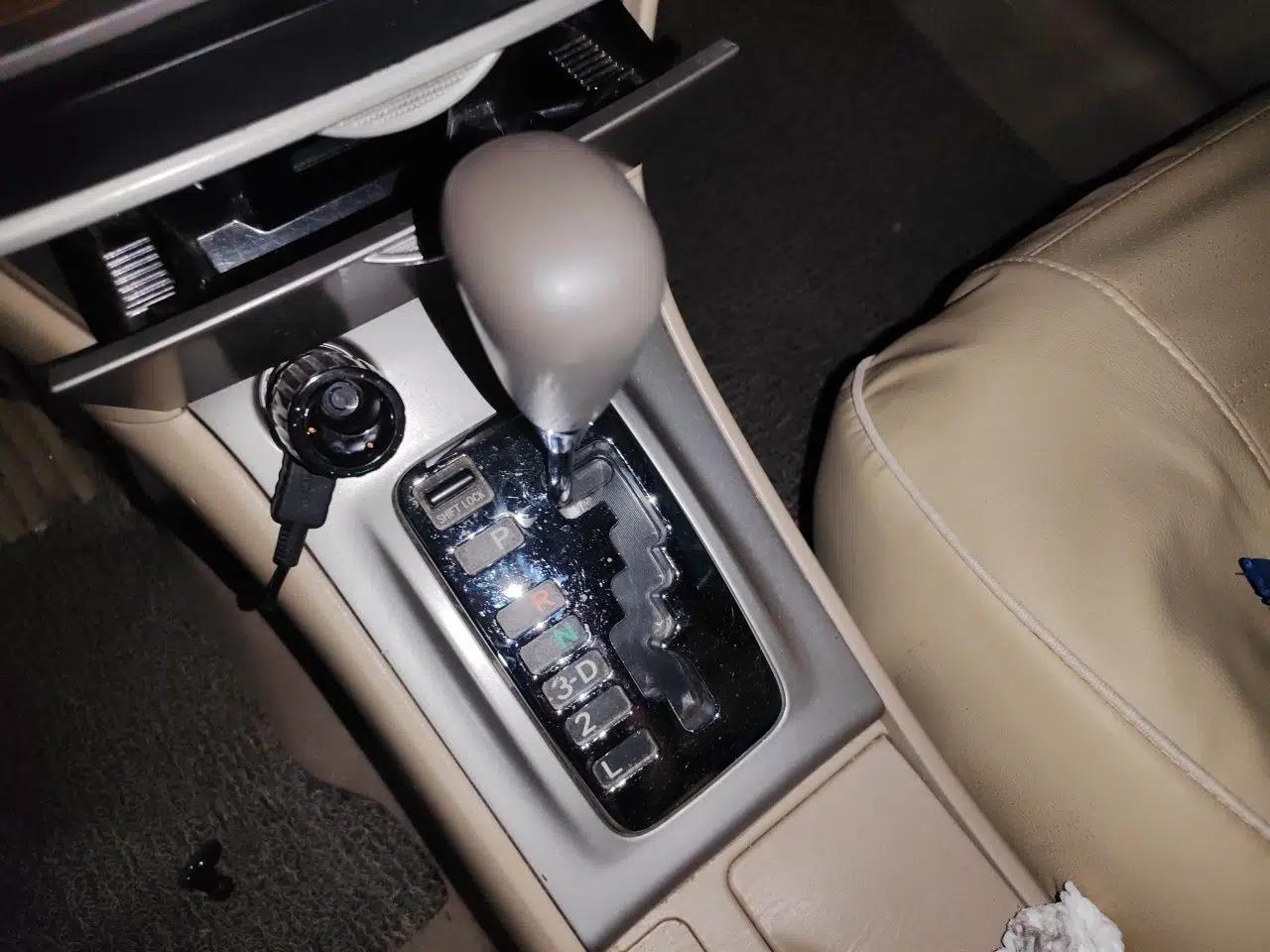 Toyota Corolla EX 2010 1.6L Automatic Luxury Edition — миниатюра 14