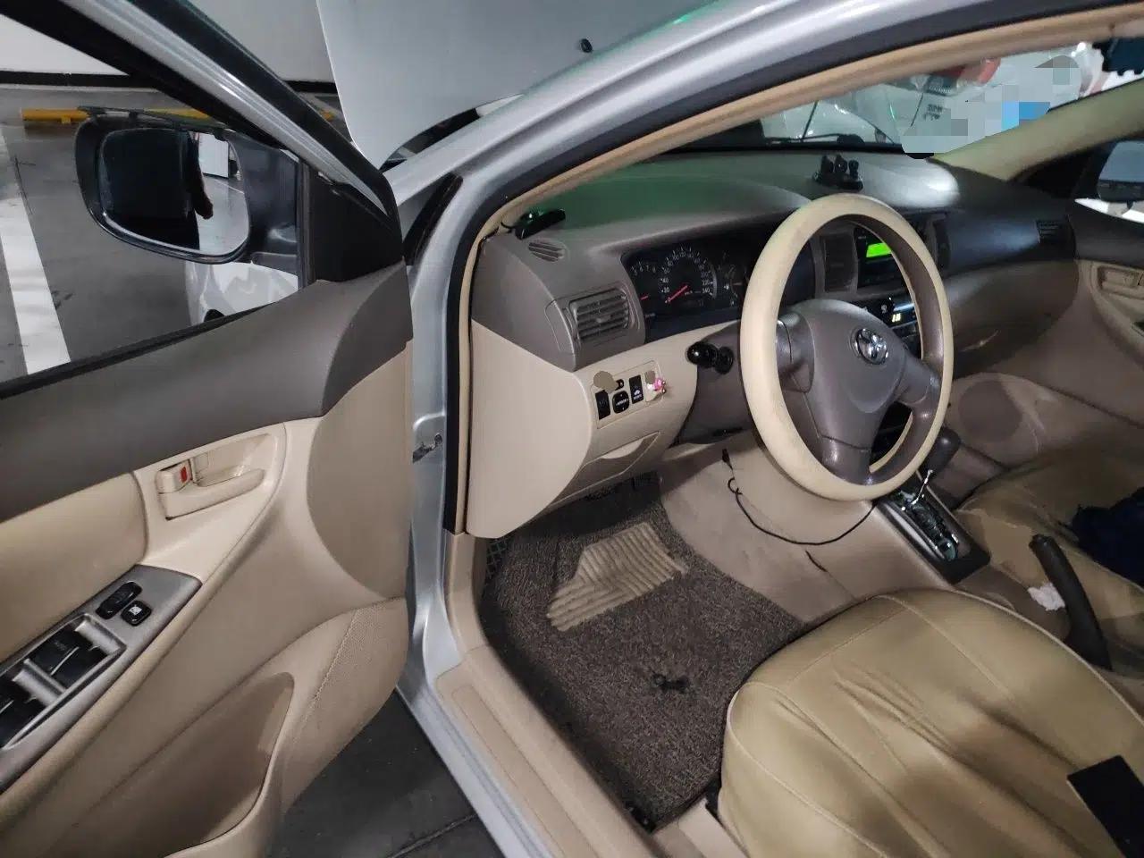 Toyota Corolla EX 2010 1.6L Automatic Luxury Edition — миниатюра 16
