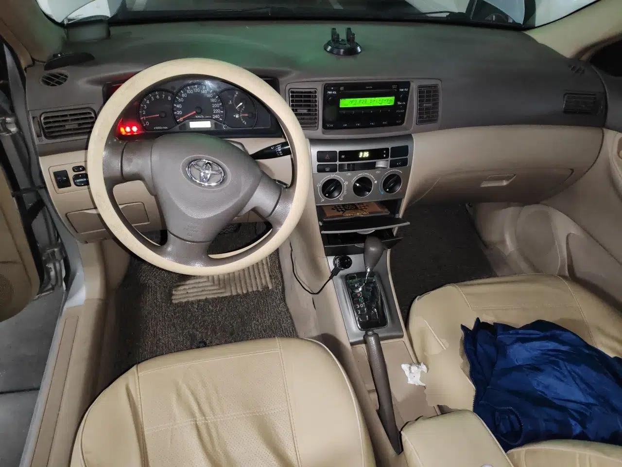 Toyota Corolla EX 2010 1.6L Automatic Luxury Edition — миниатюра 9