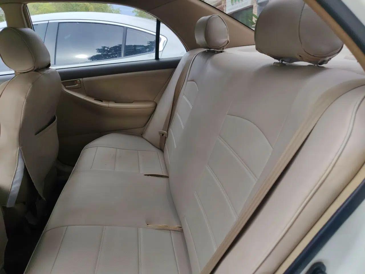 Toyota Corolla EX 2010 1.6L Automatic Classic Edition — миниатюра 17