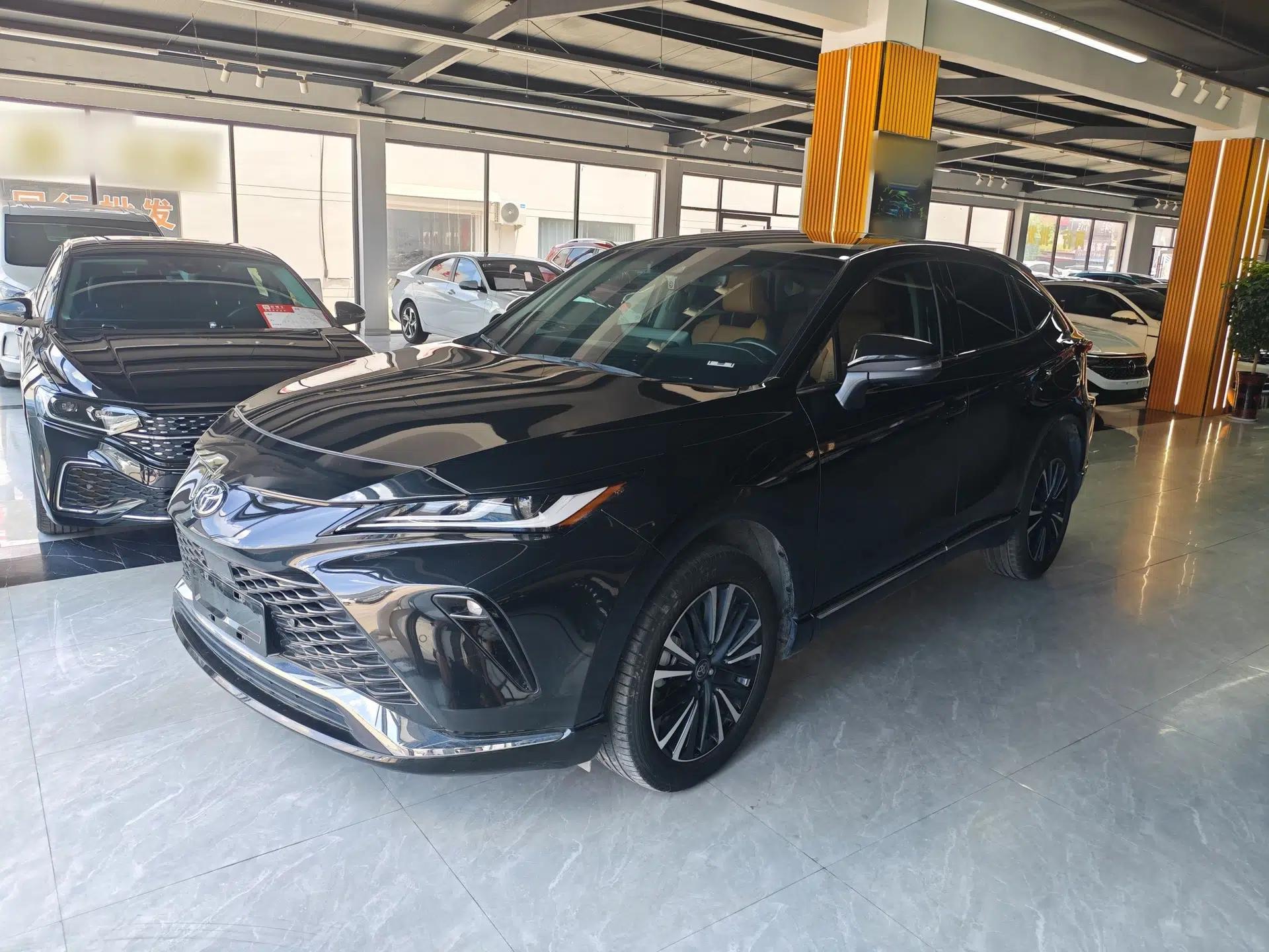 Toyota Venza 2023 2.0L CVT Two-Wheel Drive Prestige Version — миниатюра 1