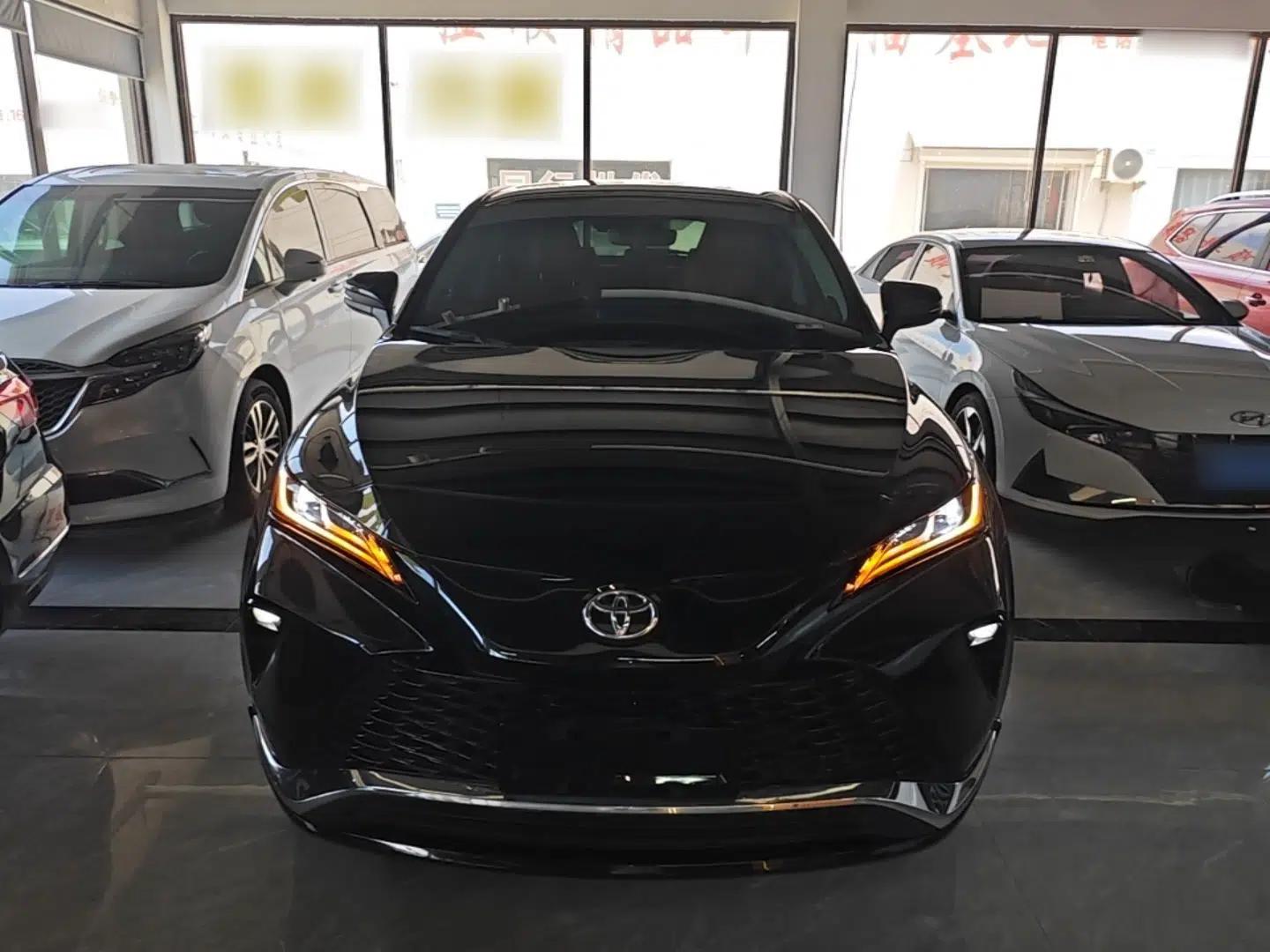Toyota Venza 2023 2.0L CVT Two-Wheel Drive Prestige Version — миниатюра 2