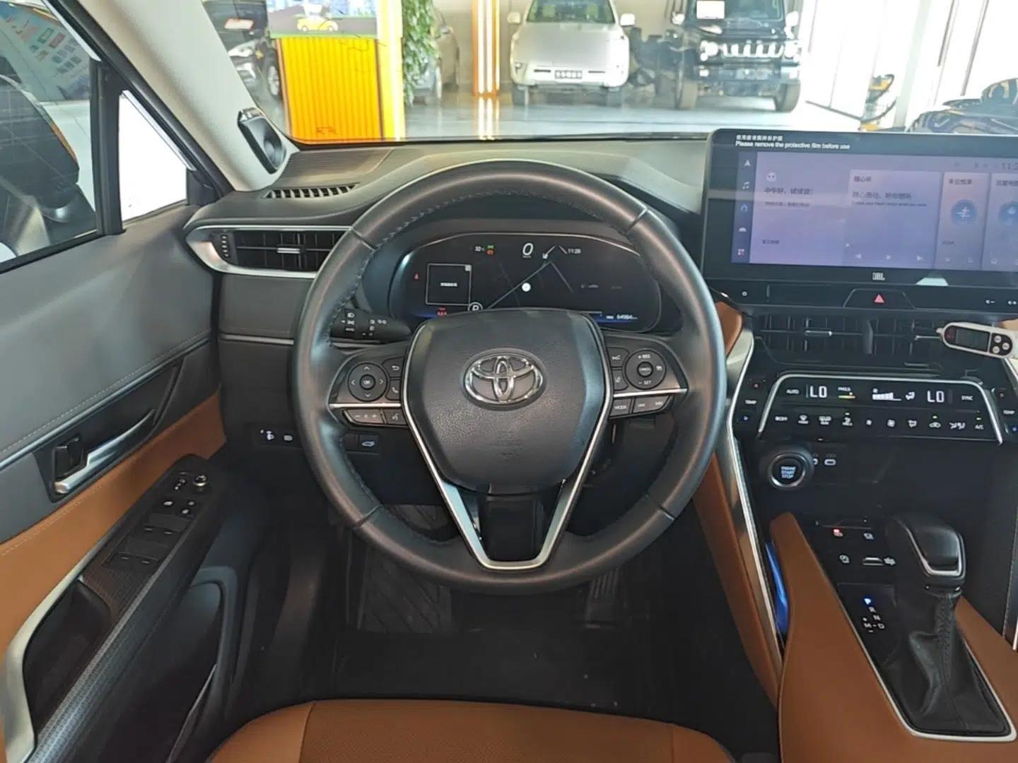 Toyota Venza 2023 2.0L CVT Two-Wheel Drive Prestige Version — миниатюра 13