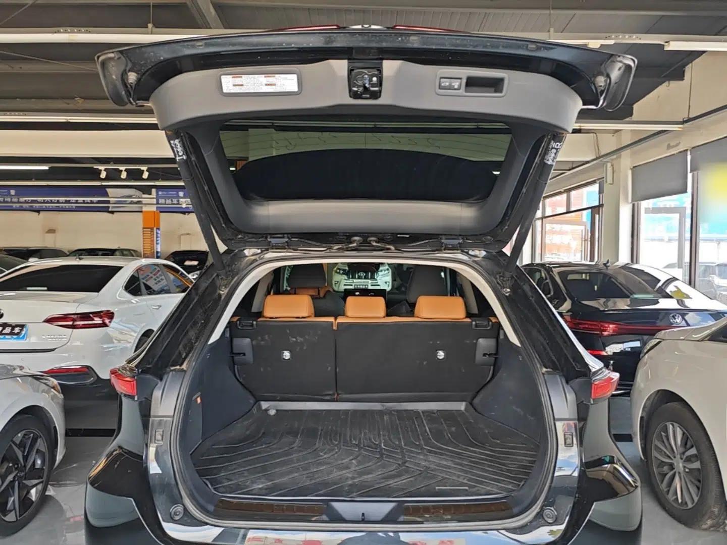 Toyota Venza 2023 2.0L CVT Two-Wheel Drive Prestige Version — миниатюра 22