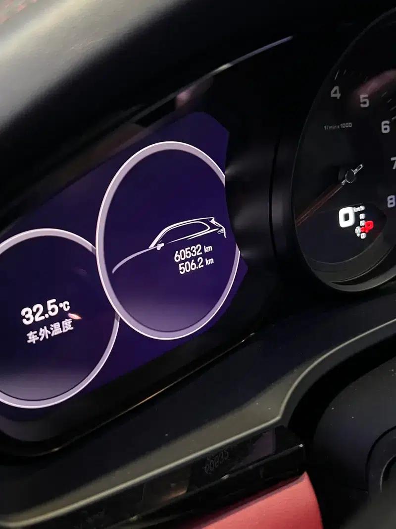 2022 Cayenne 3.0T Platinum Edition — миниатюра 11