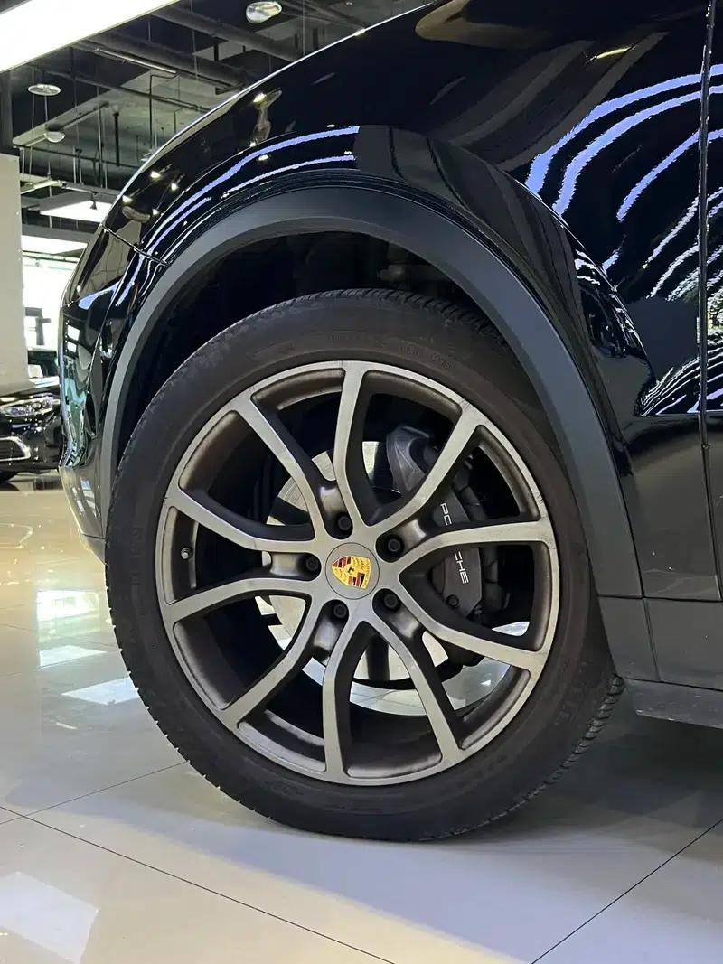 2022 Cayenne 3.0T Platinum Edition — миниатюра 12