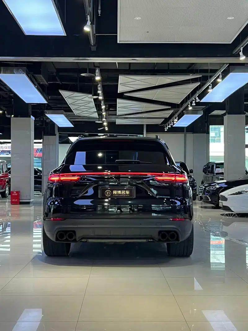 2022 Cayenne 3.0T Platinum Edition — миниатюра 5