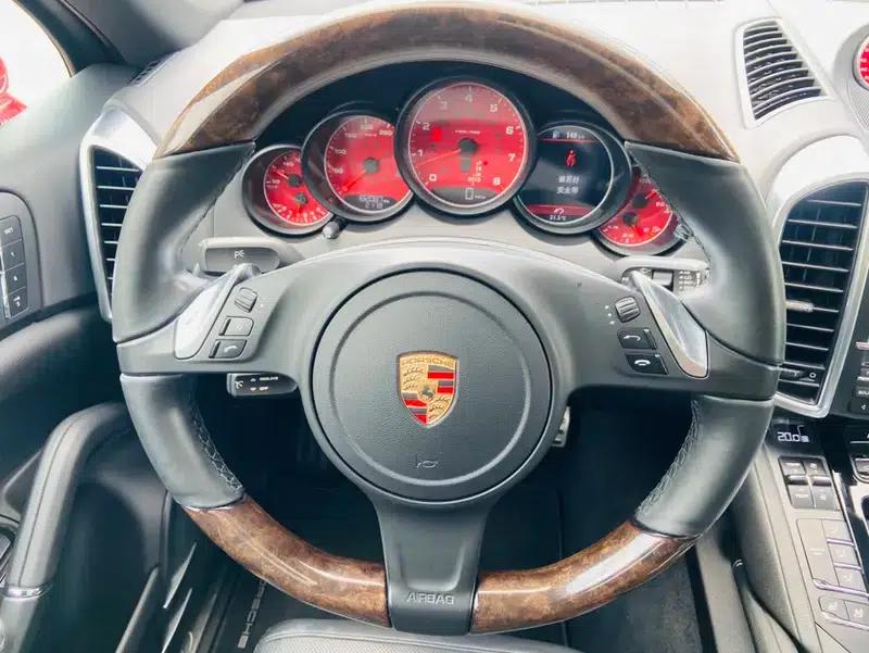 Cayenne 2014 Cayenne Platinum Edition 3.0T — миниатюра 13
