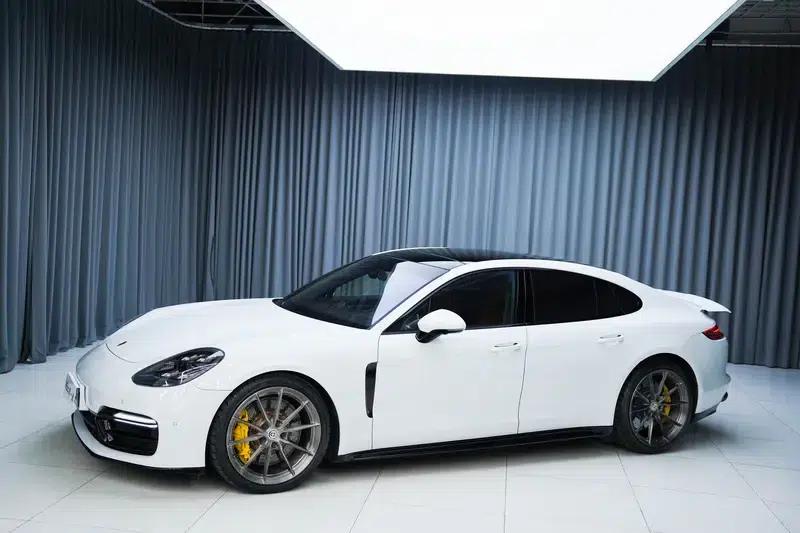 Panamera 2017 Panamera Turbo 4.0T — миниатюра 1