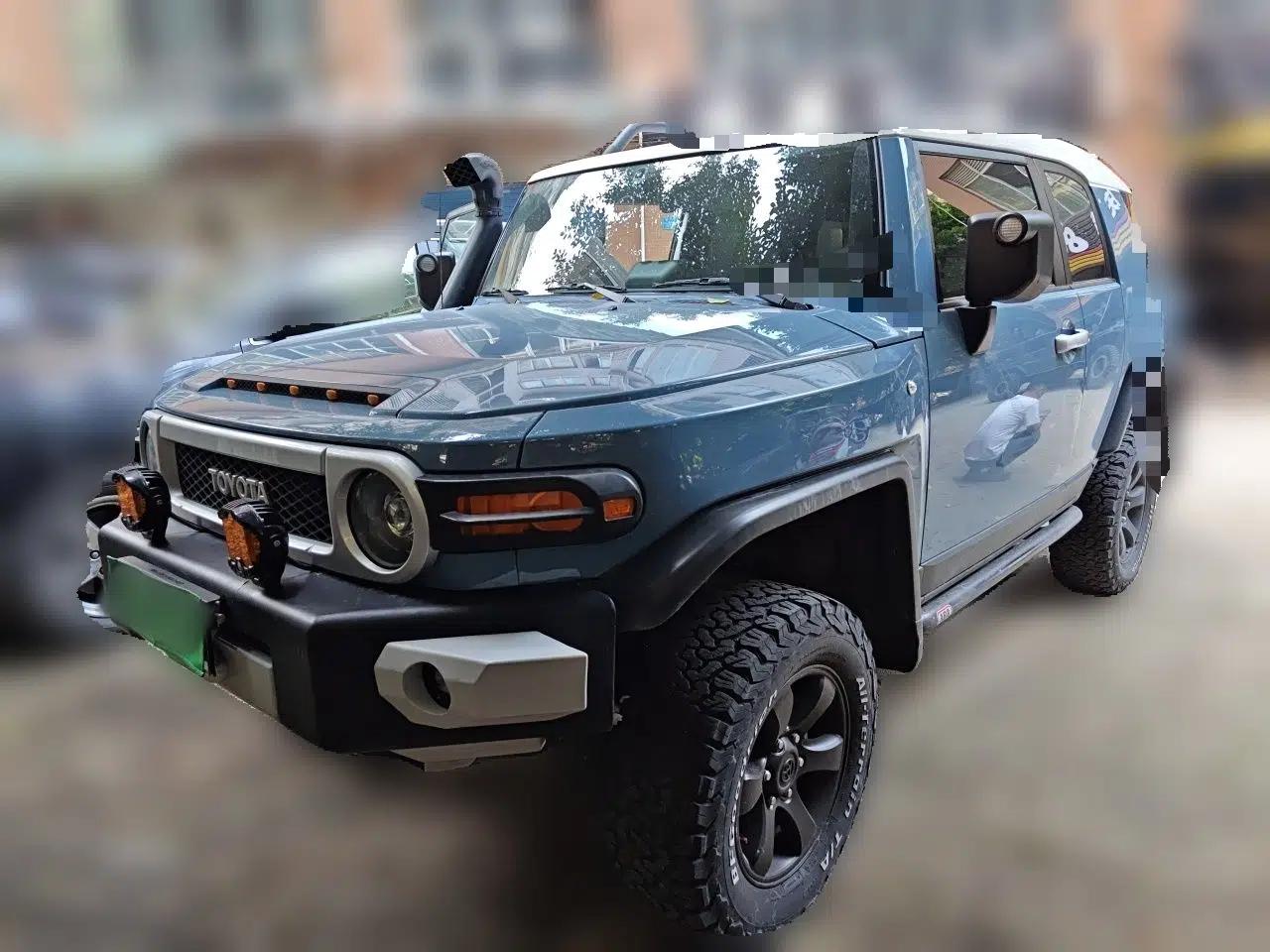 Toyota FJ Cruiser 2019 Toyota FJ Cruiser, 4.0-liter engine, five seats, gasoline, automatic transmission. — миниатюра 1