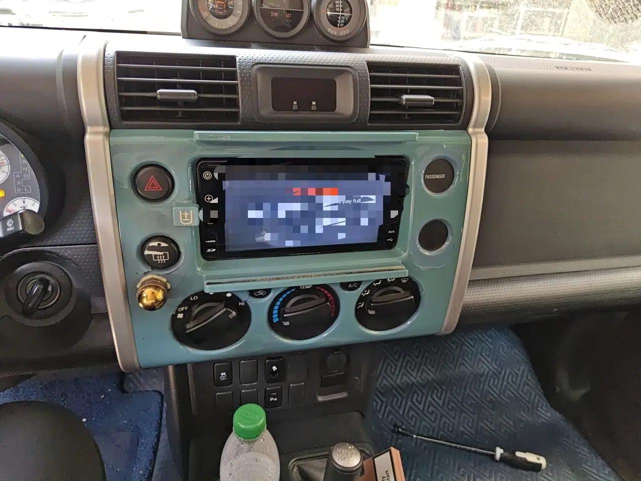 Toyota FJ Cruiser 2019 Toyota FJ Cruiser, 4.0-liter engine, five seats, gasoline, automatic transmission. — миниатюра 13