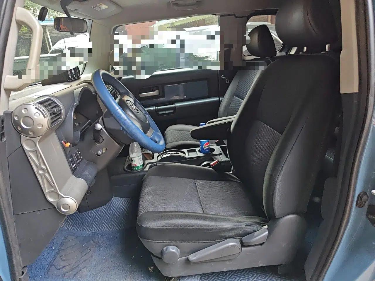 Toyota FJ Cruiser 2019 Toyota FJ Cruiser, 4.0-liter engine, five seats, gasoline, automatic transmission. — миниатюра 15