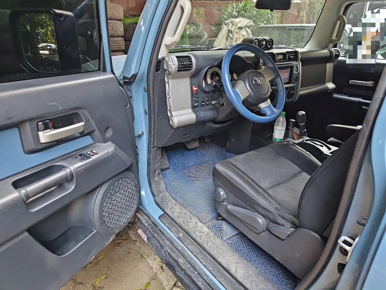 Toyota FJ Cruiser 2019 Toyota FJ Cruiser, 4.0-liter engine, five seats, gasoline, automatic transmission. — миниатюра 16