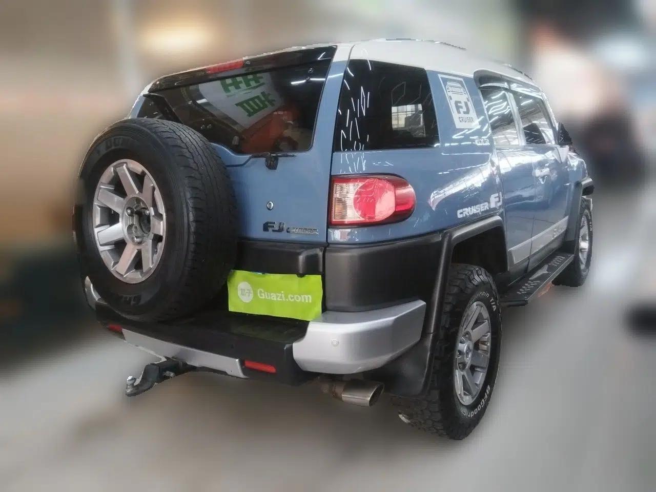 Toyota FJ Cruiser 2017 4.0 Automatic Parallel Import Version — миниатюра 6