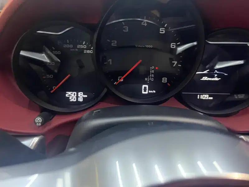 2023 Porsche 718 Boxster 2.0T — миниатюра 10