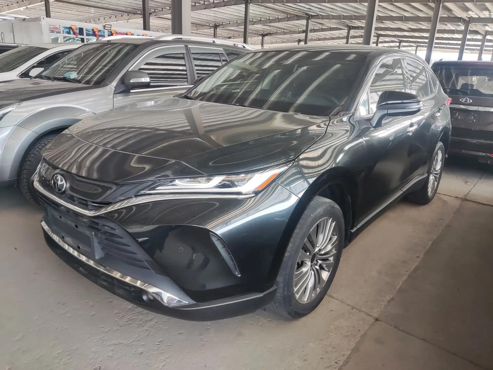 Toyota Harrier 2022 2.0L CVT Two-Wheel Drive Deluxe Edition — миниатюра 1