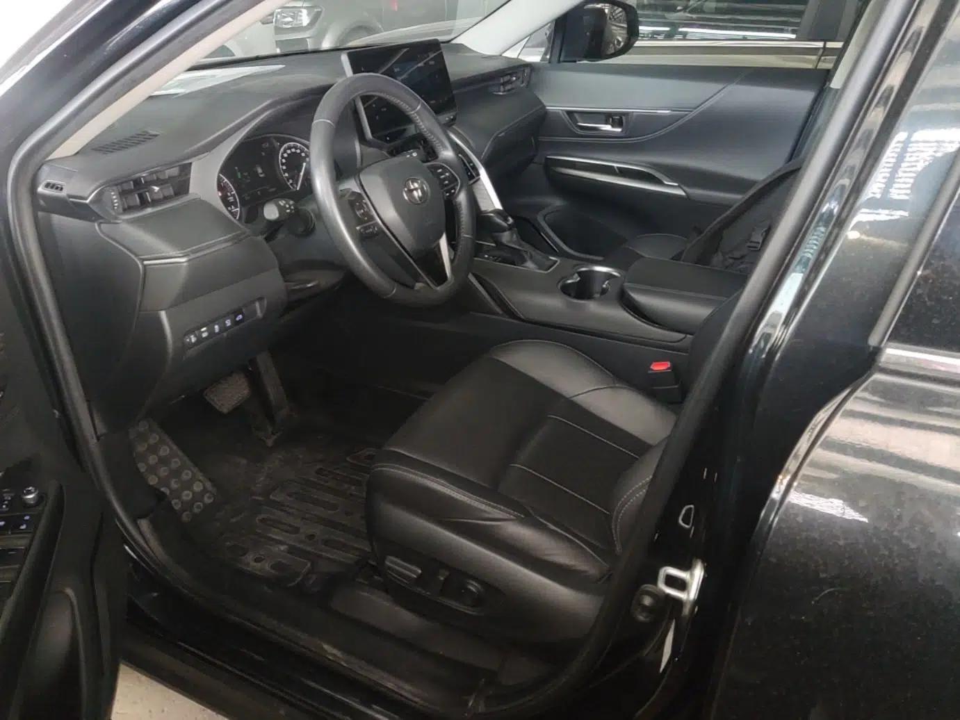 Toyota Harrier 2022 2.0L CVT Two-Wheel Drive Deluxe Edition — миниатюра 18