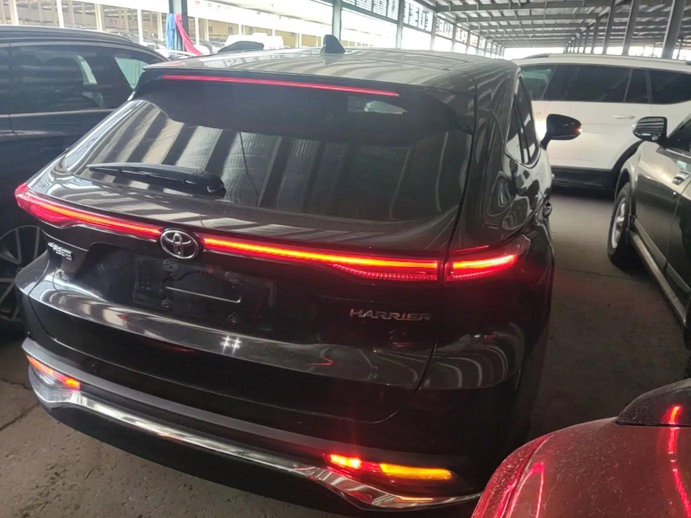 Toyota Harrier 2022 2.0L CVT Two-Wheel Drive Deluxe Edition — миниатюра 6