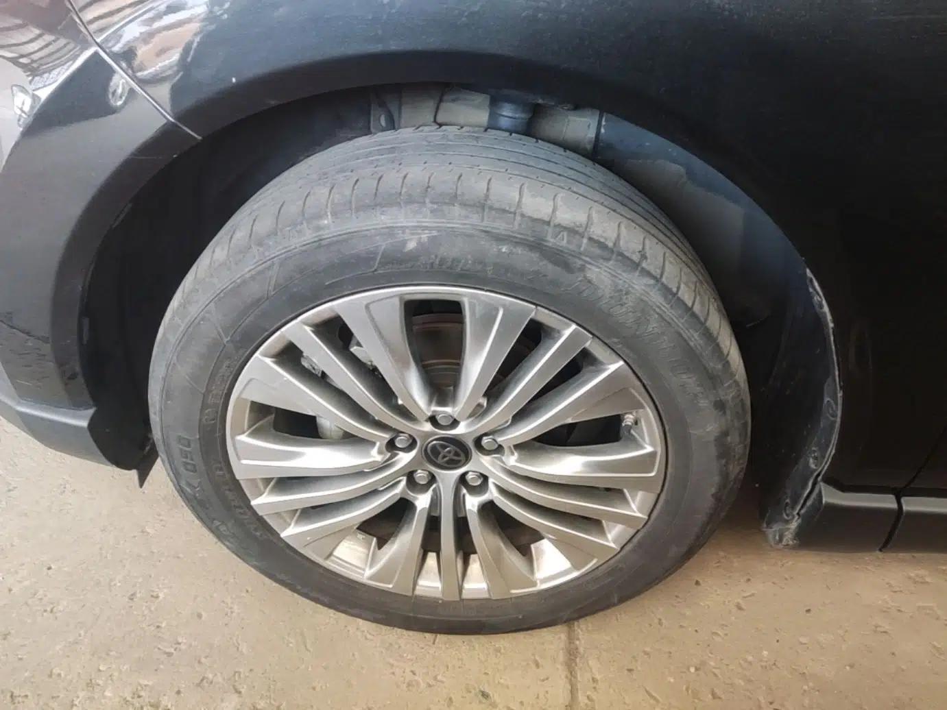 Toyota Harrier 2022 2.0L CVT Two-Wheel Drive Deluxe Edition — миниатюра 10