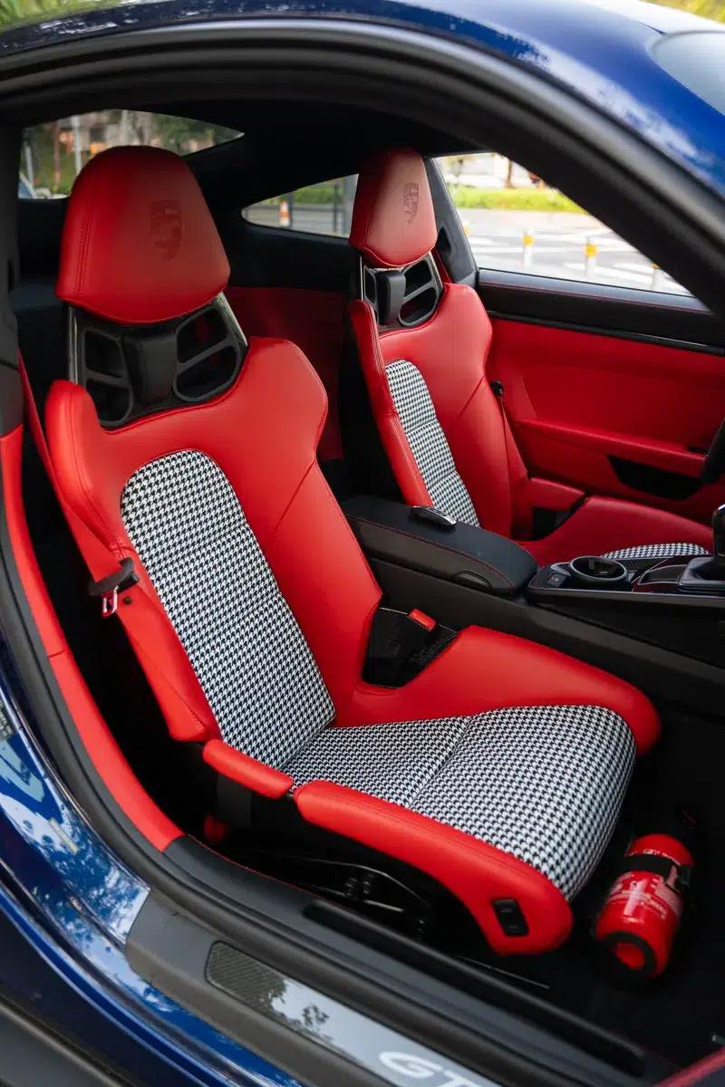 2023 Porsche 911 4.0L Automatic Rear-Wheel Drive 2-Seater (Parallel Import) — миниатюра 20