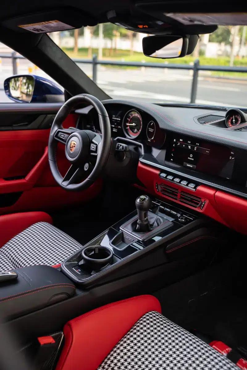 2023 Porsche 911 4.0L Automatic Rear-Wheel Drive 2-Seater (Parallel Import) — миниатюра 22