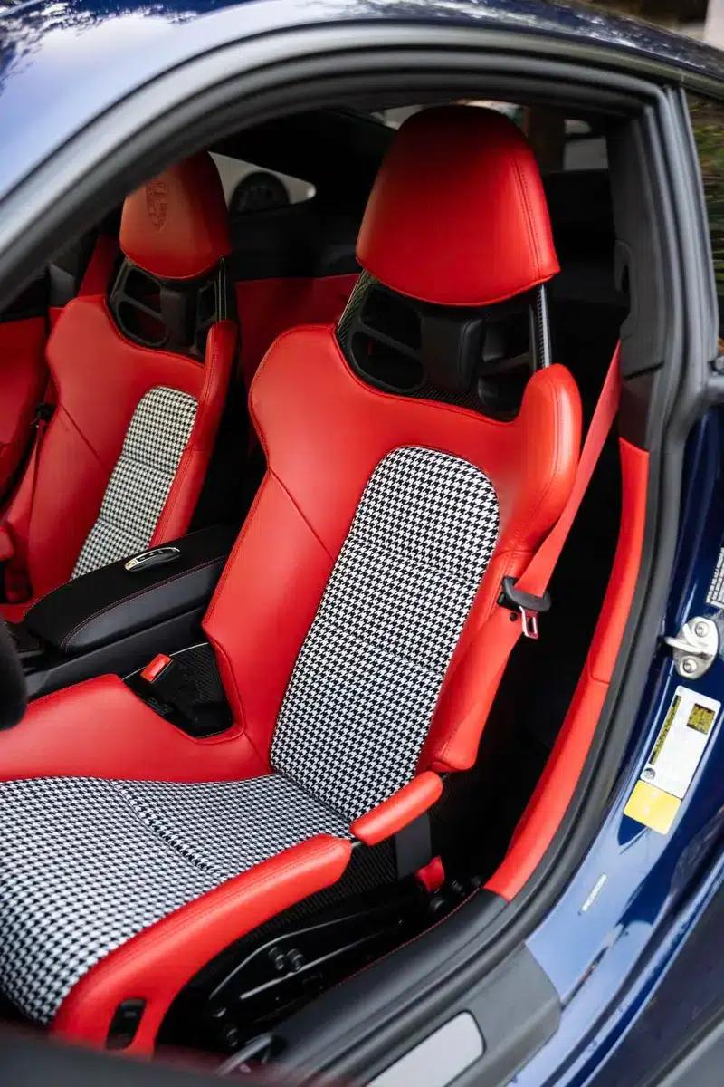2023 Porsche 911 4.0L Automatic Rear-Wheel Drive 2-Seater (Parallel Import) — миниатюра 23