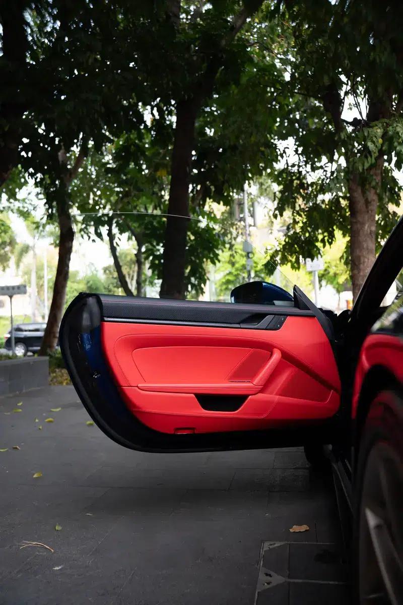 2023 Porsche 911 4.0L Automatic Rear-Wheel Drive 2-Seater (Parallel Import) — миниатюра 10