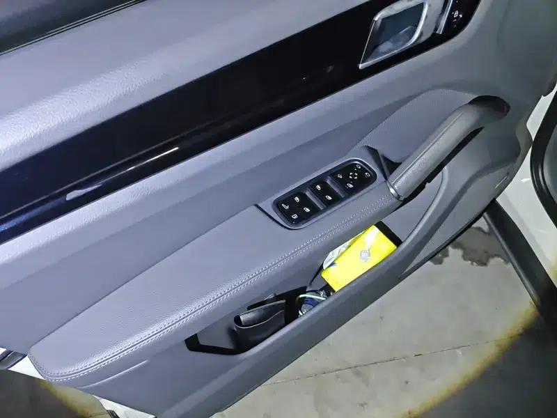Cayenne E-Hybrid 2021 Cayenne E-Hybrid 2.0T — миниатюра 15