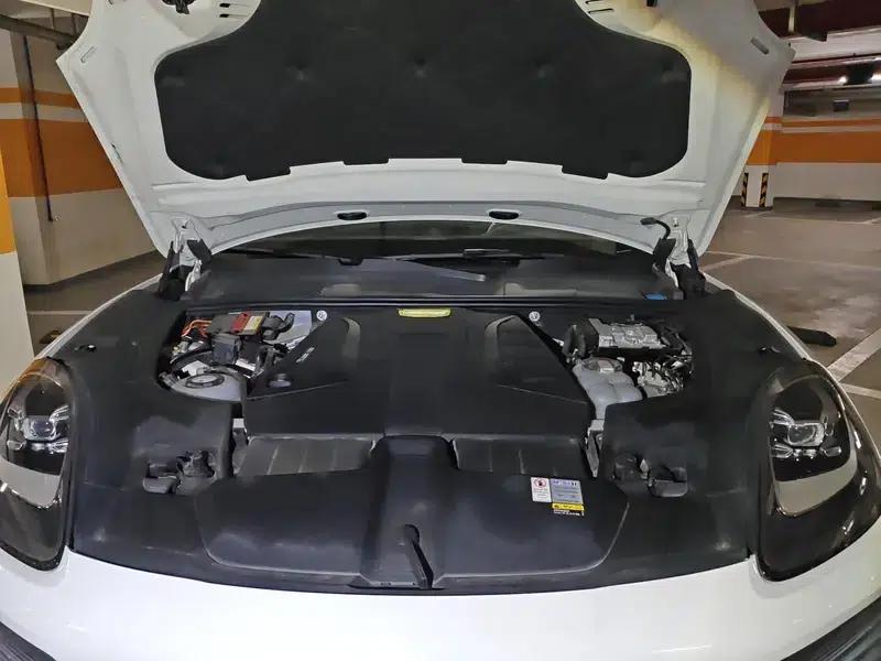Cayenne E-Hybrid 2021 Cayenne E-Hybrid 2.0T — миниатюра 19