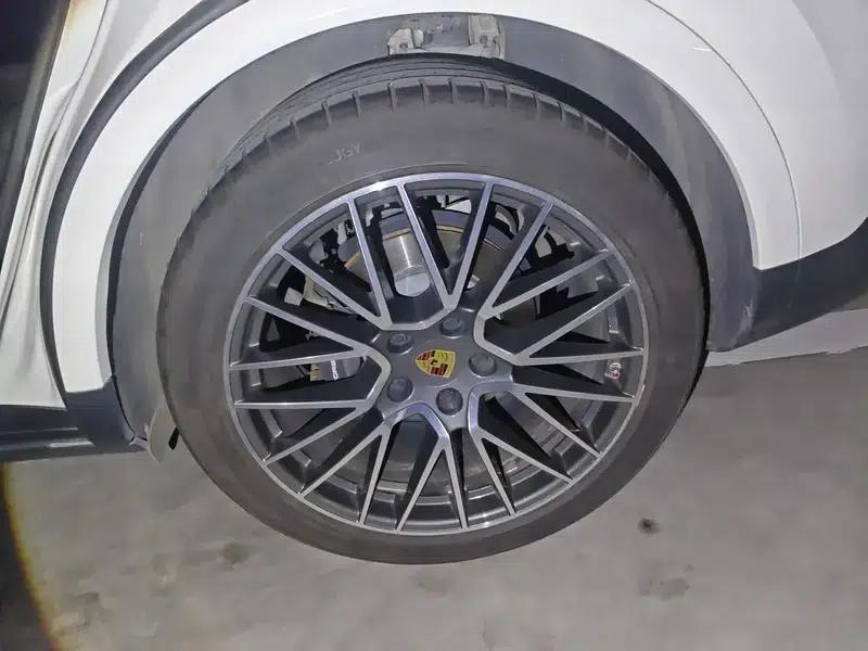Cayenne E-Hybrid 2021 Cayenne E-Hybrid 2.0T — миниатюра 20
