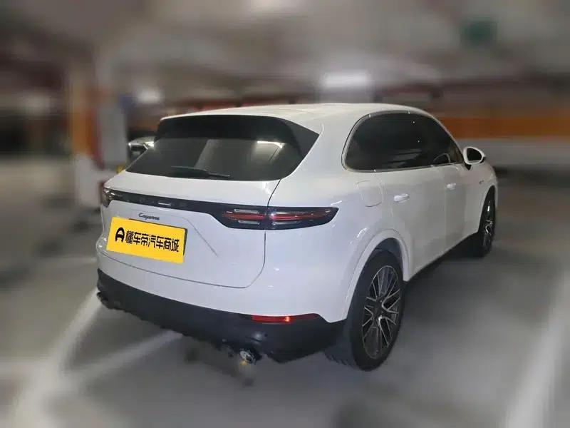 Cayenne E-Hybrid 2021 Cayenne E-Hybrid 2.0T — миниатюра 4