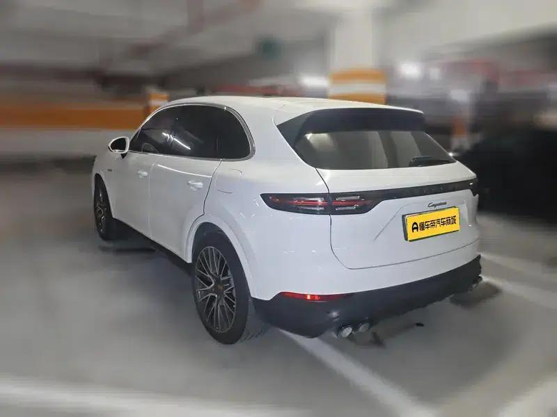 Cayenne E-Hybrid 2021 Cayenne E-Hybrid 2.0T — миниатюра 6