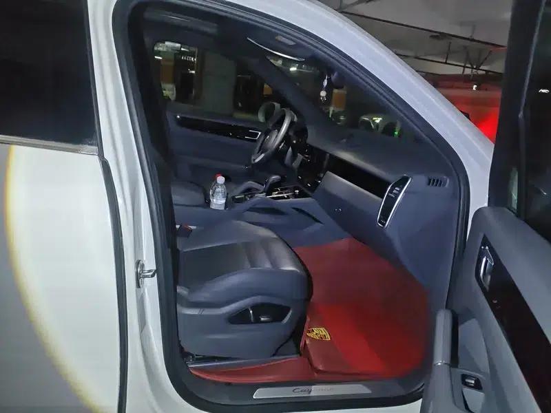 Cayenne E-Hybrid 2021 Cayenne E-Hybrid 2.0T — миниатюра 8