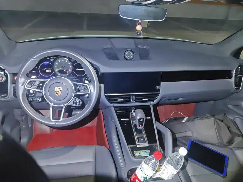 Cayenne E-Hybrid 2021 Cayenne E-Hybrid 2.0T — миниатюра 10