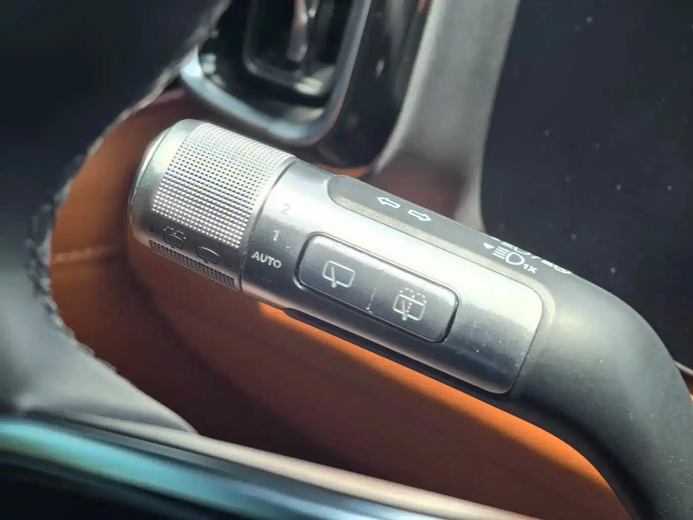 Wenjie M9 2024 Range Extended Ultra Edition 52kWh 6-Seater — миниатюра 24