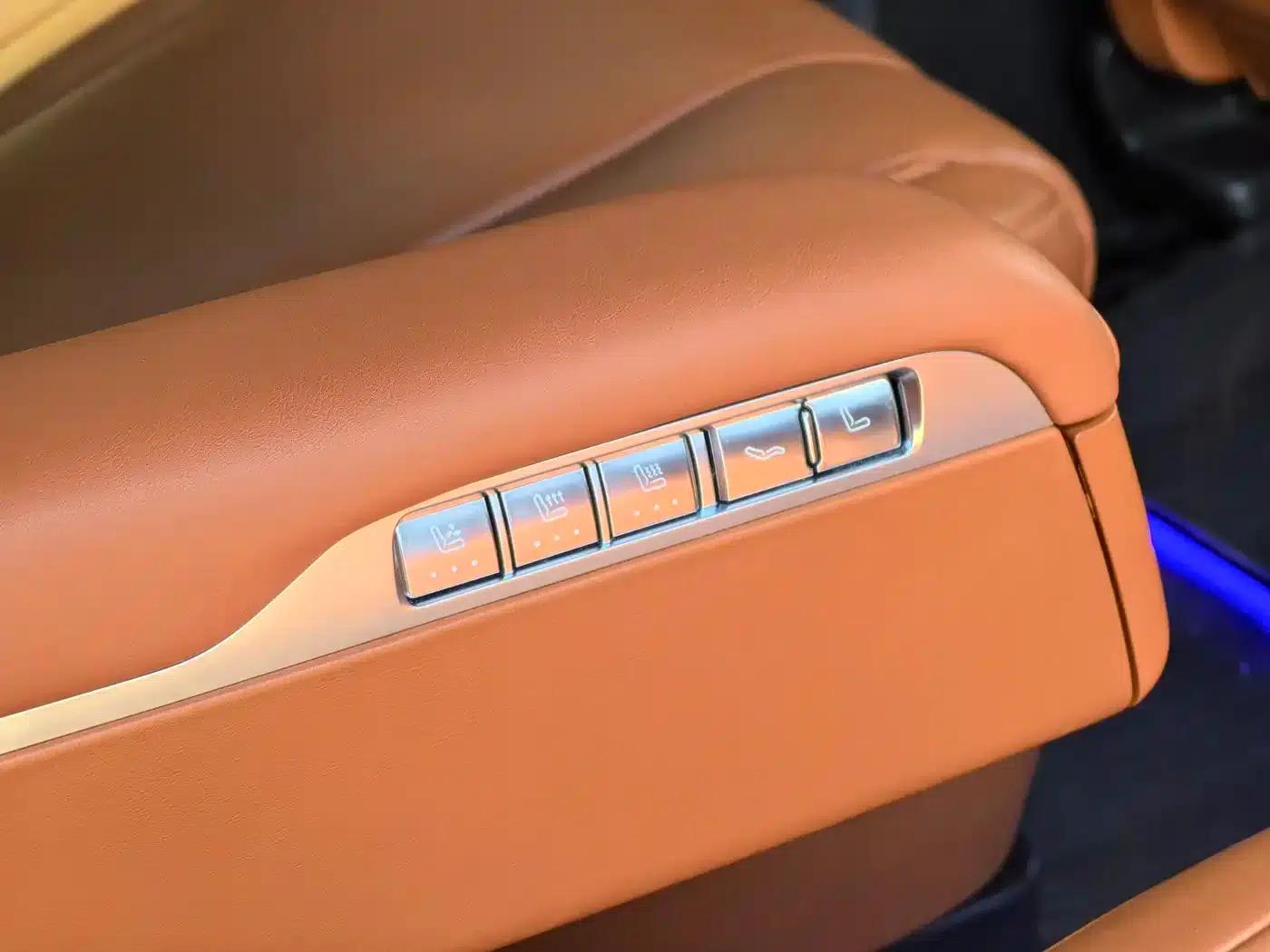 Wenjie M9 2024 Range Extended Ultra Edition 52kWh 6-Seater — миниатюра 25