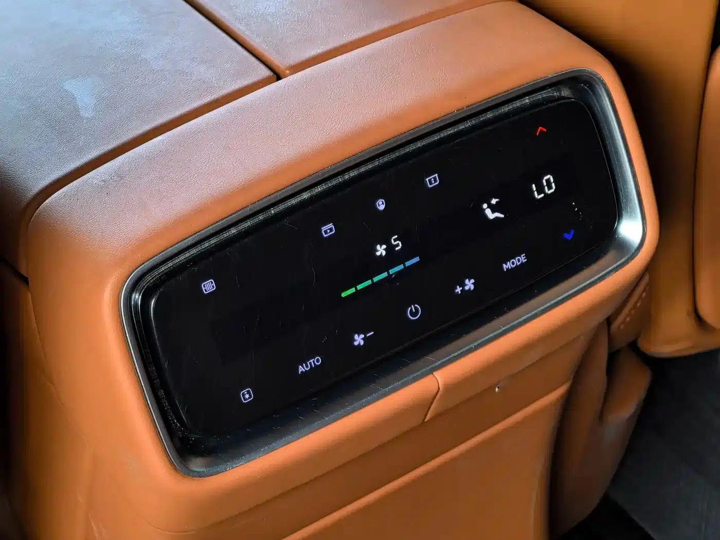 Wenjie M9 2024 Range Extended Ultra Edition 52kWh 6-Seater — миниатюра 29