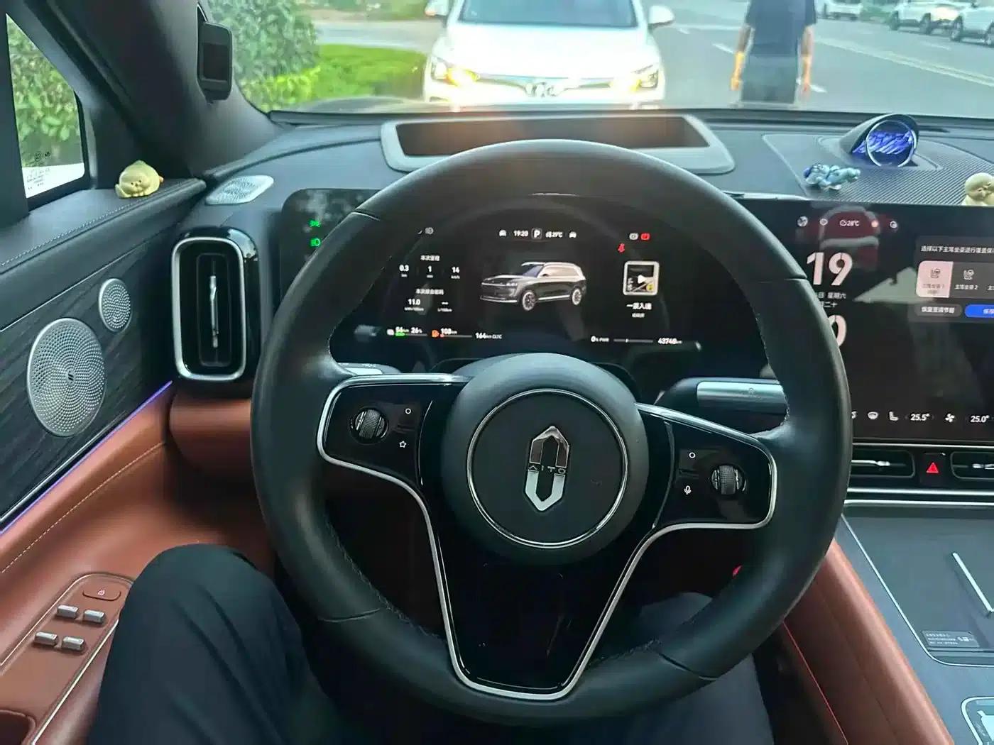Wenjie M9 2024 Range Extended Max Edition 42kWh 6-Seater — миниатюра 10