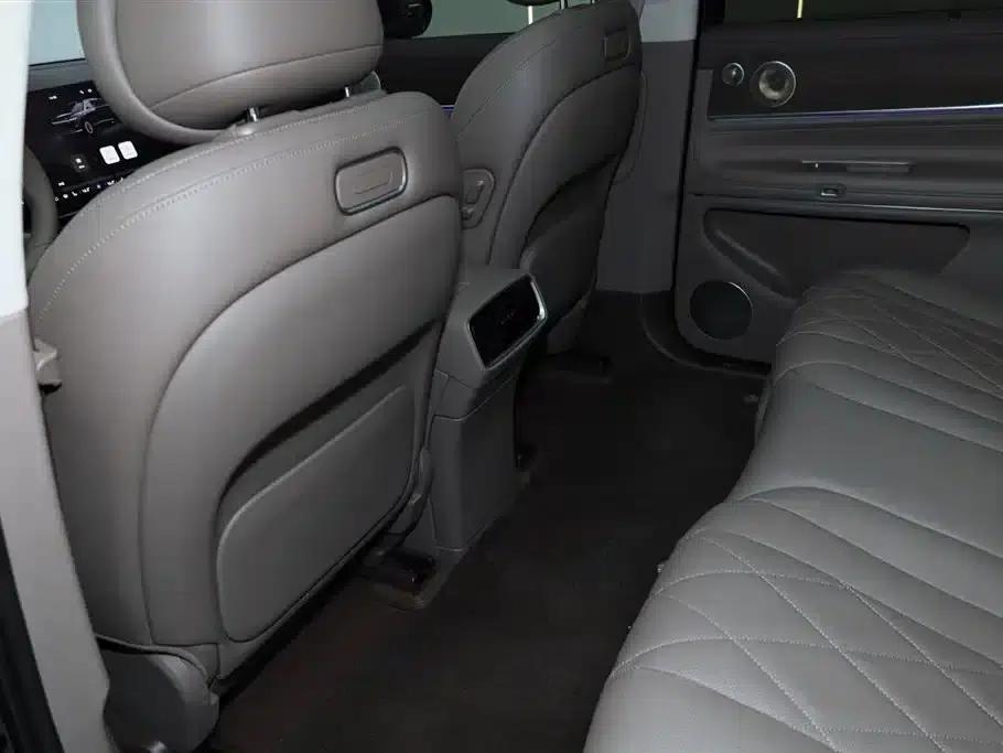 Wenjie M9 2024 Range Extended Max Edition 52kWh 5-Seater — миниатюра 19