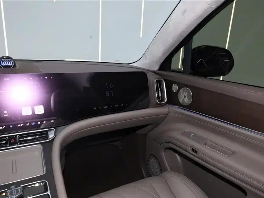 Wenjie M9 2024 Range Extended Max Edition 52kWh 5-Seater — миниатюра 23